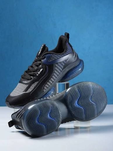 Mens Black Lightweight Running Shoes.